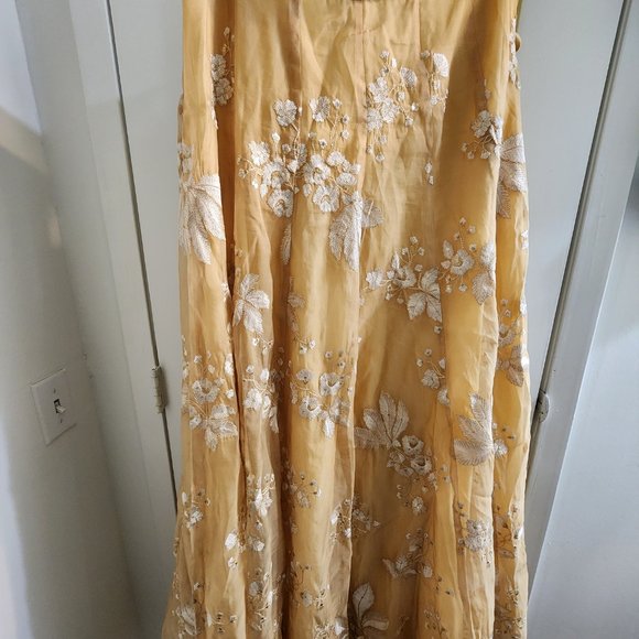 Gold Floryn Skirt - The Saree Room - Picture 2 of 2